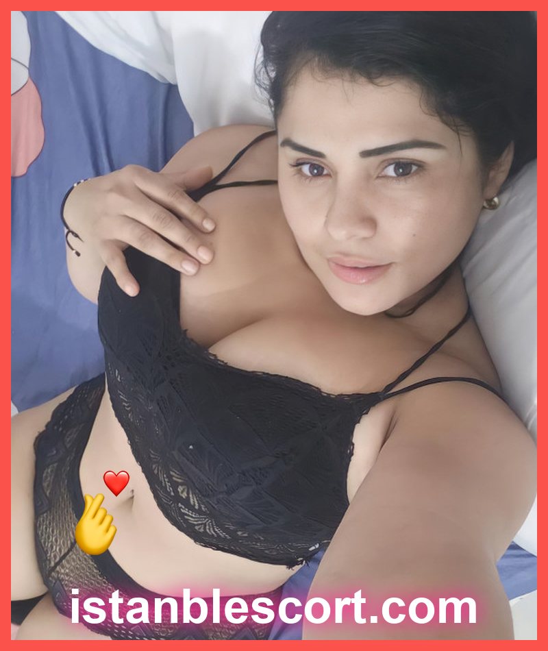 Tuğçe, 25 — Kayışdağı showcase card